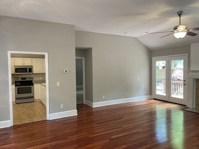 Building Photo - 4 Bed | 3 Bath Home with 1st-Floor Primary...
