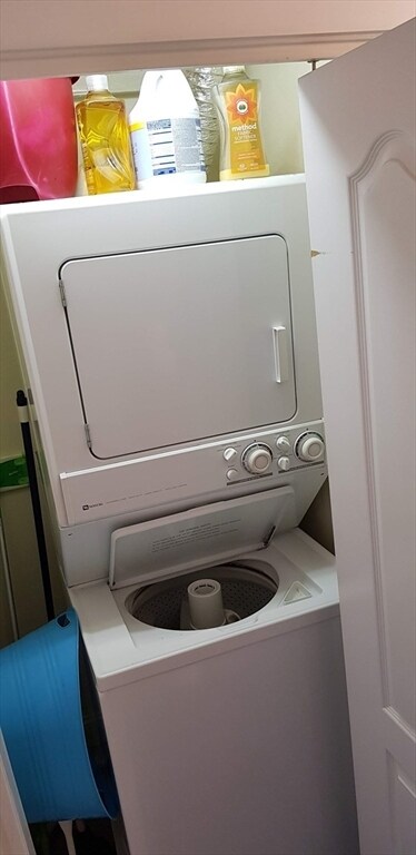 Building Photo - 118 Sherman St