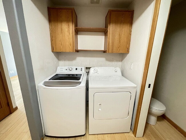 Building Photo - 4704 NE 28th Ave