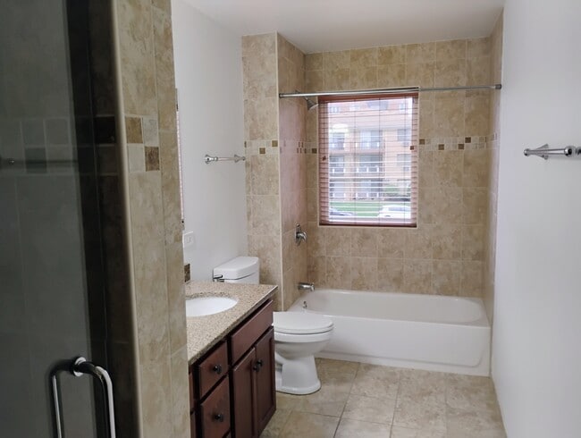 Building Photo - 397 Alles St