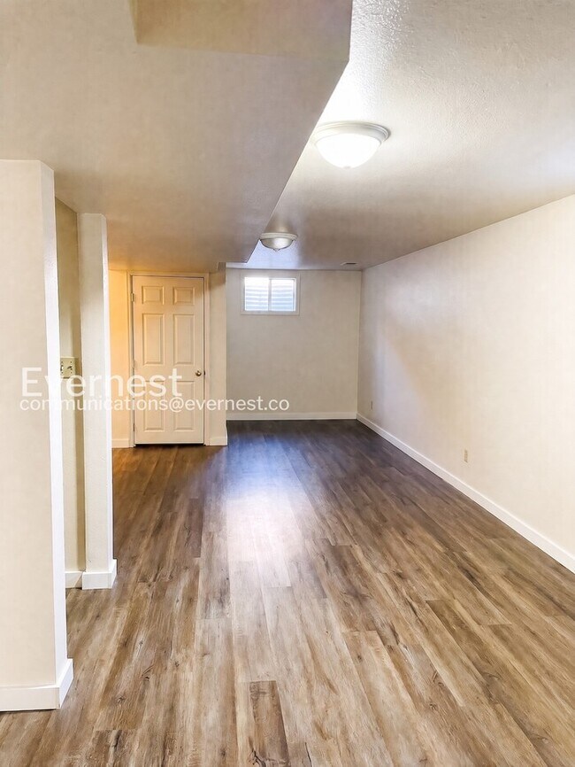 Building Photo - 5 Bed, 3 Bath Home with Garage & Fenced Yard / Available Soon!