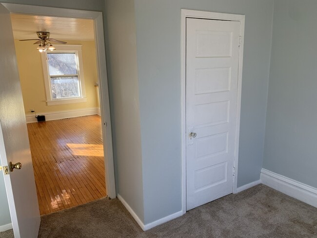 Building Photo - 628 37th St