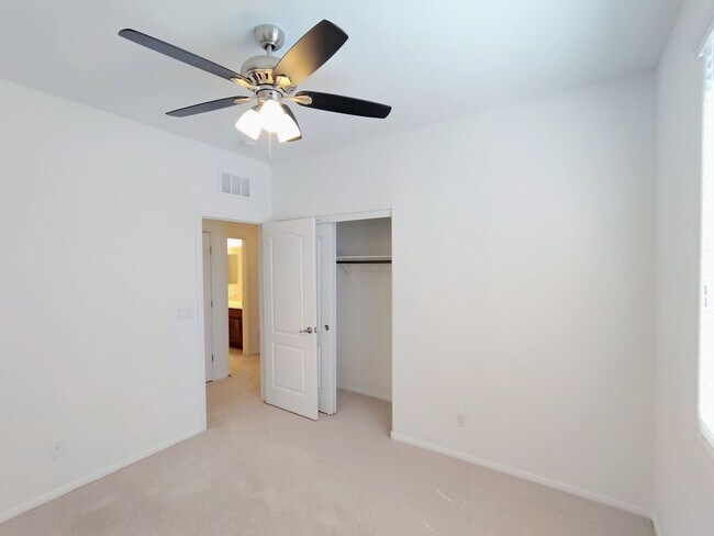 Building Photo - 10095 Lady Apple Dr