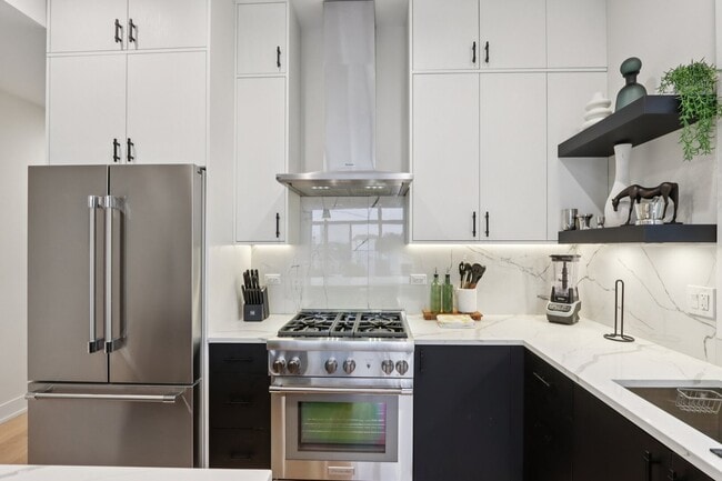 Building Photo - 4119 N Ashland Ave