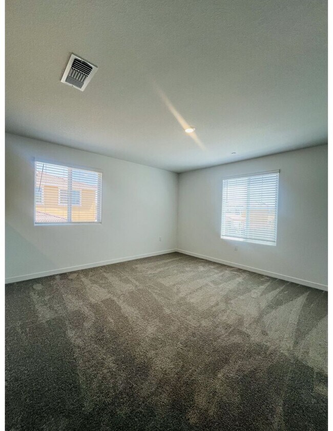 Building Photo - 12667 Ironbow Wy