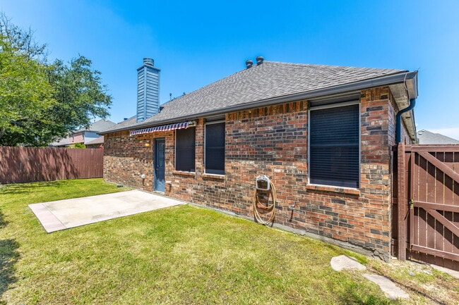Building Photo - 3905 Hawkins Dr