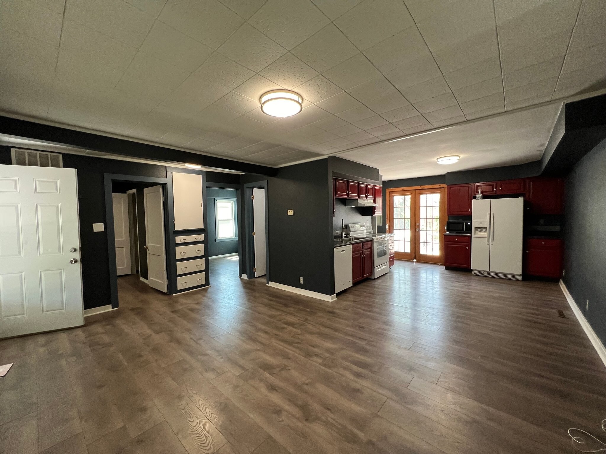 Building Photo - 141 S Custer Ave