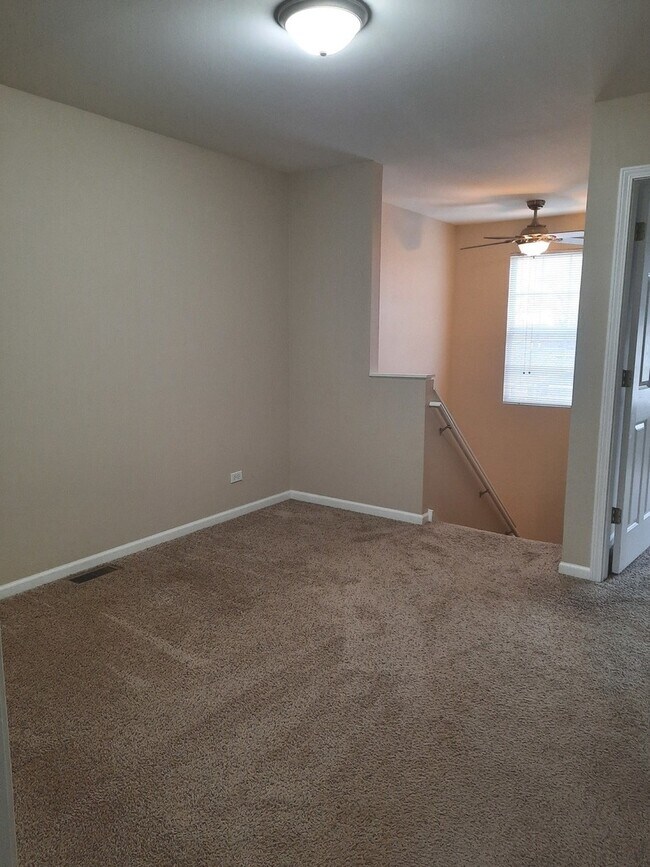 Building Photo - 832 Cherry Creek Dr