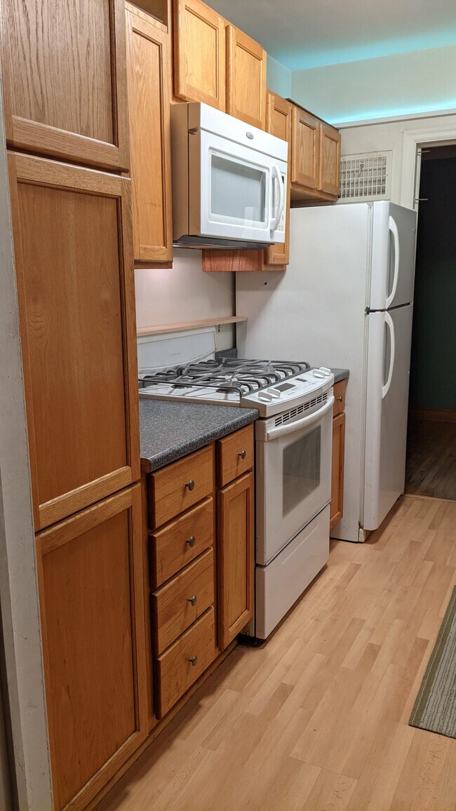 Building Photo - 6505 Newton Ave S