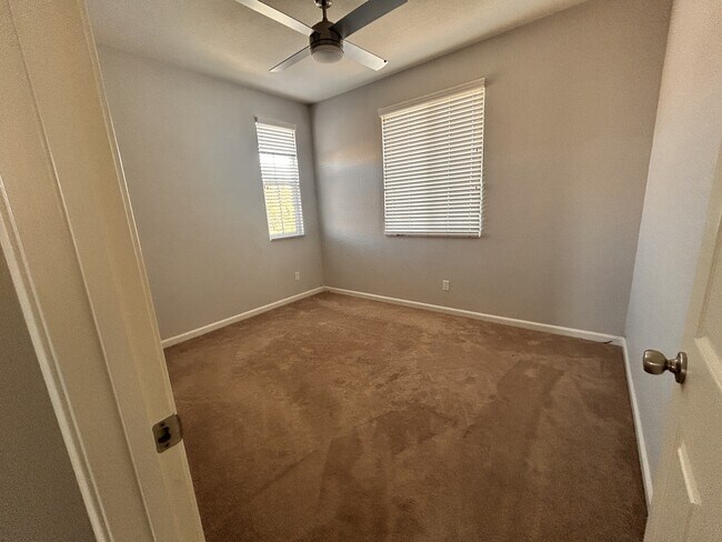 Building Photo - 10476 Fossil Way
