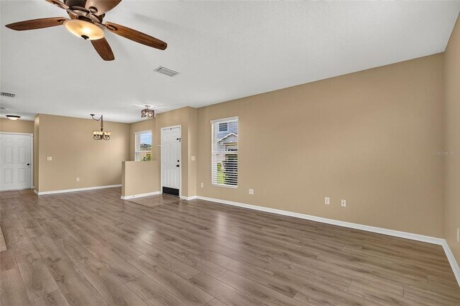 Building Photo - 817 Ashentree Dr