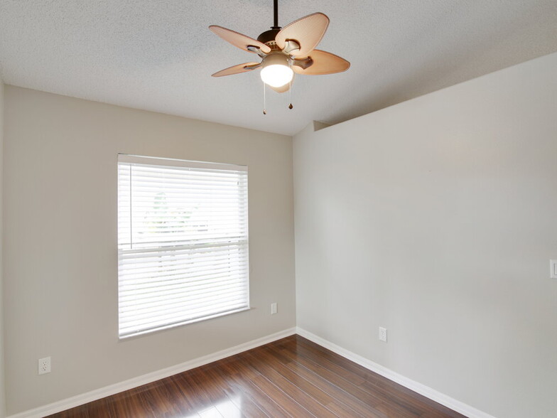 Building Photo - 16329 Coopers Hawk Ave