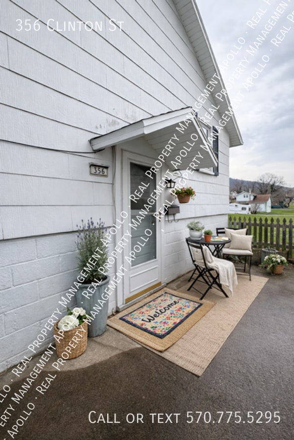 Building Photo - 356 Clinton St