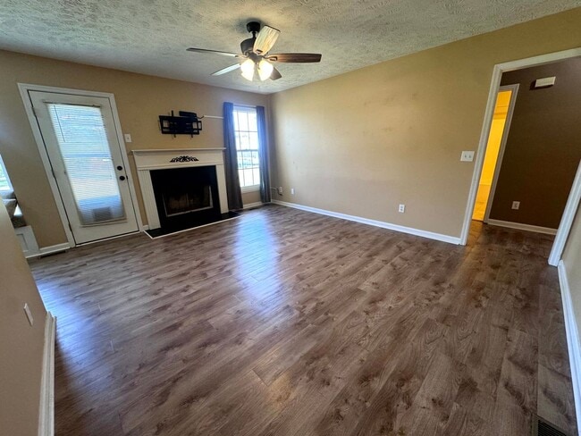 Building Photo - 109 Belle Boyd Dr