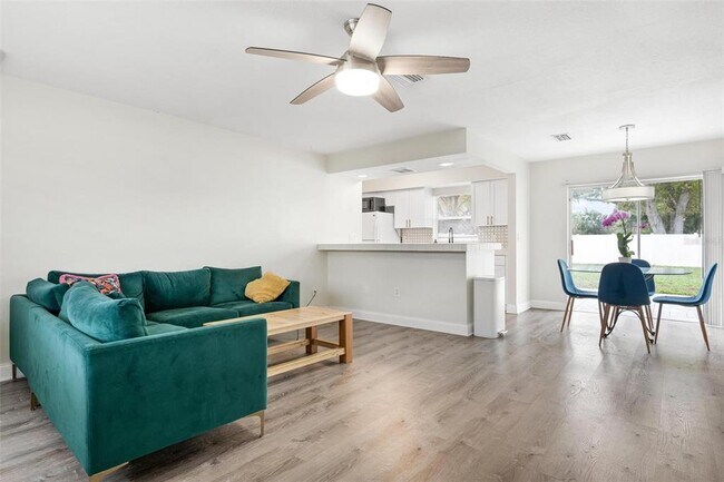 Building Photo - 5120 Brookmeade Dr