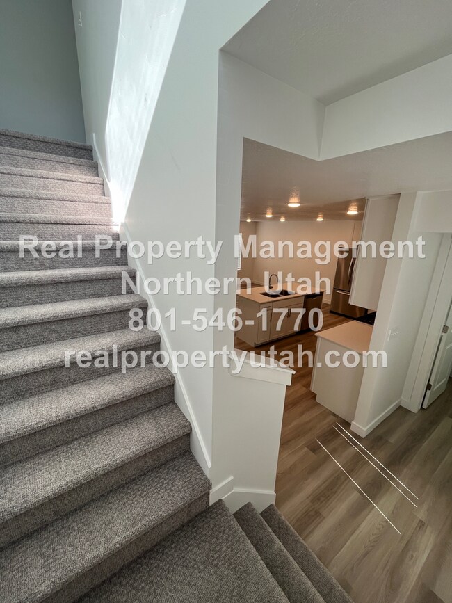Building Photo - 3084 N 1600 E