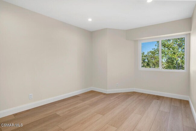 Building Photo - 1228 Westlake Blvd