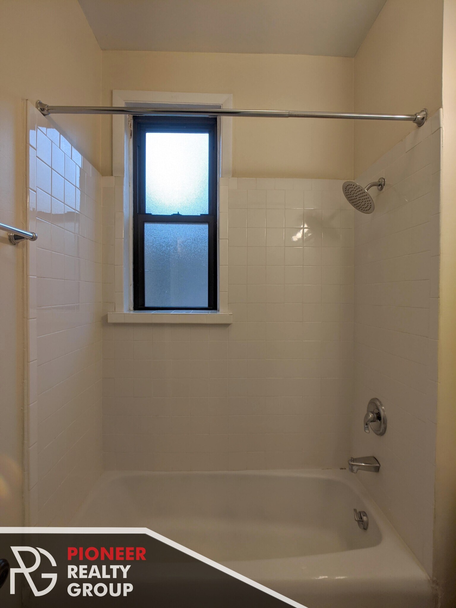 Building Photo - 1224 N Dearborn St