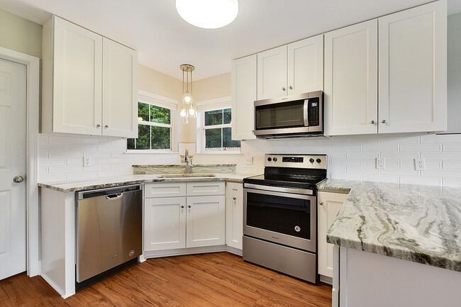 kitchen - 11245 Tracy St