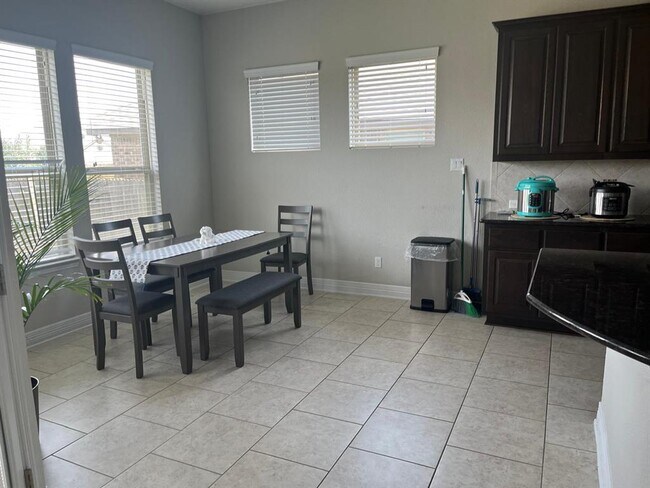 Building Photo - 3608 Lunet Ring Way