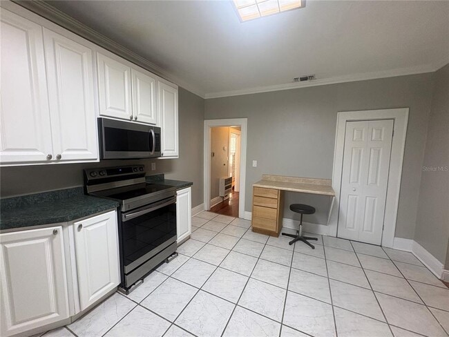 Building Photo - 1285 S Lightsey Ave