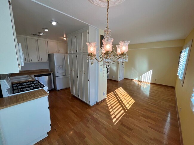 Building Photo - READY FOR MOVE-IN! 2+2.5 w/bonus room + al...