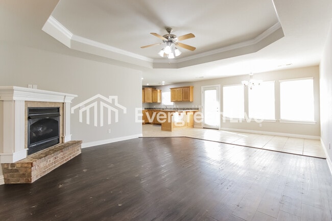 Building Photo - 308 S Ozark St