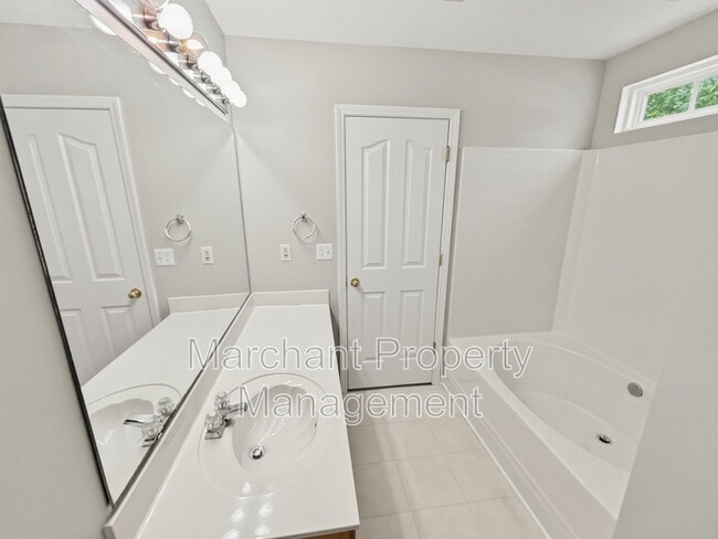 Building Photo - 776 Waterbrook Ln