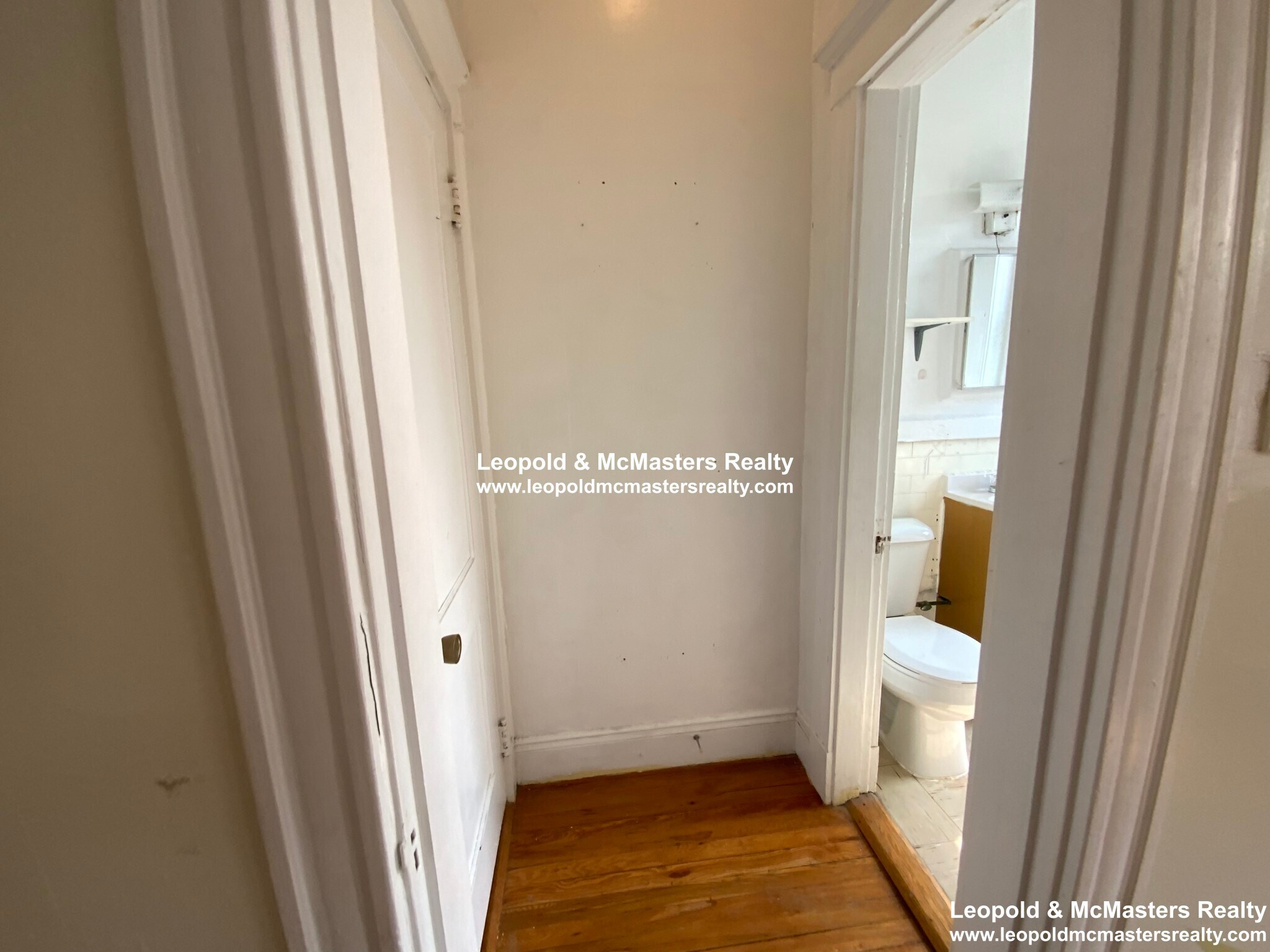 Building Photo - 239 Kelton St