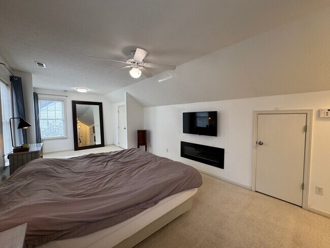 Building Photo - 307 Ludlow Dr