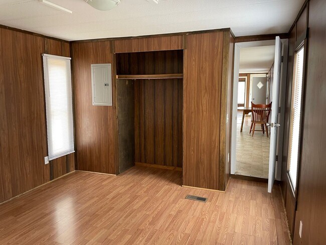 Building Photo - 2 BDRM 1.5 BA SINGLEWIDE MOBILE HOME IN PARK LOCATED IN ROBBINS