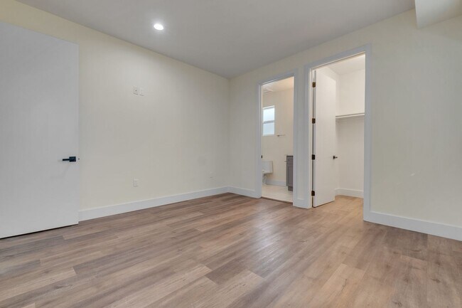 Building Photo - A beautifully designed and renovated 4 bed...