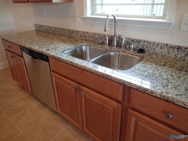 Building Photo - 29635 Laura Ridge Dr NW