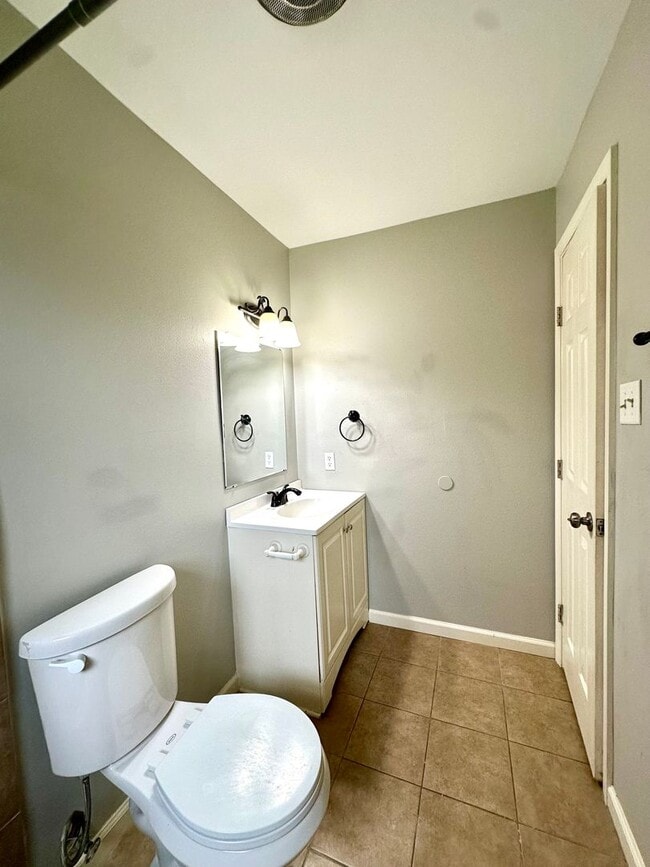 Building Photo - 3BR 2BA Jason Dr. Denham Springs