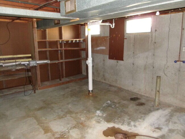 Building Photo - Newly Renovated 3-Bedroom Home with Spacious Yard