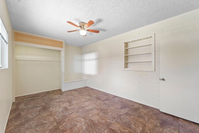 Building Photo - ROOM FOR RENT IN LARGE HOME