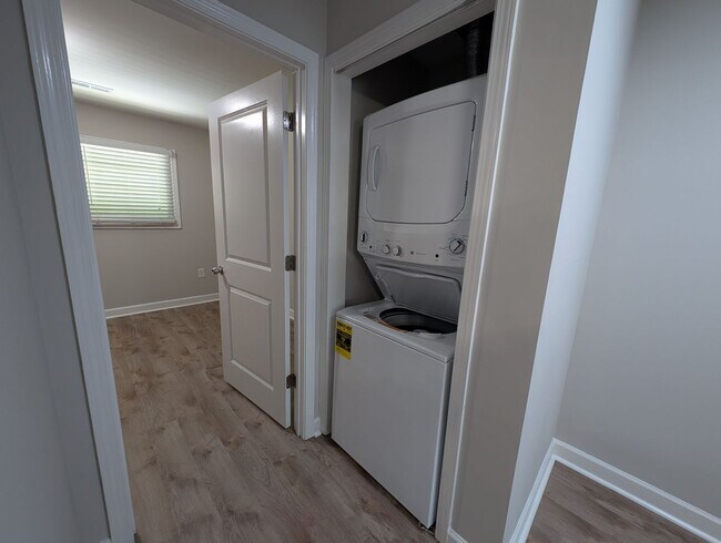 Building Photo - Cozy condo located in the Williamsburg on Commonwealth community minutes from Plaza Midwood!