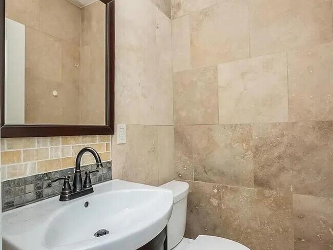 Building Photo - 6114 Washington Blvd