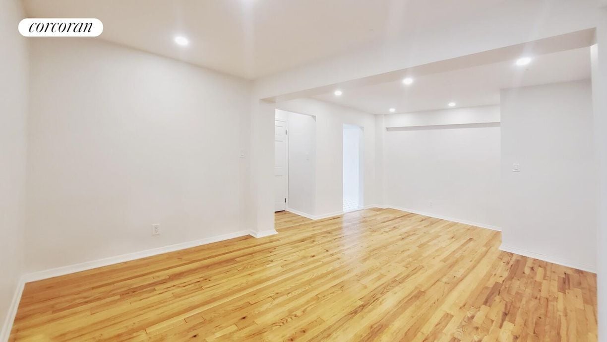 Building Photo - 401 W 56th St