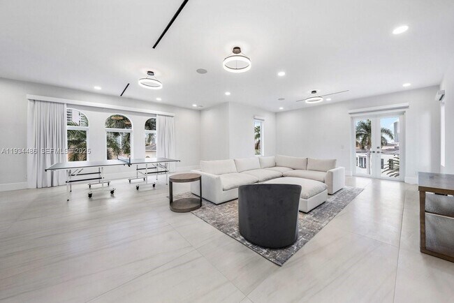 Building Photo - 3912 Island Estates Dr