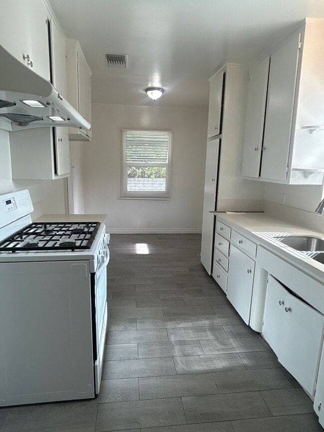 Building Photo - Spacious 3-Bed, 2-Bath Temple City House with 2-Car Garage