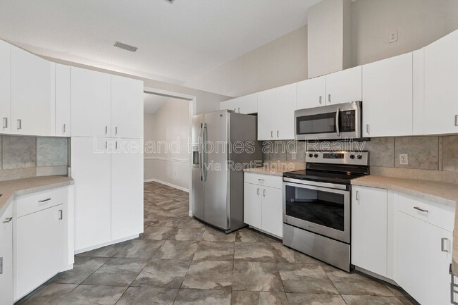 Building Photo - 95 Woodside Dr