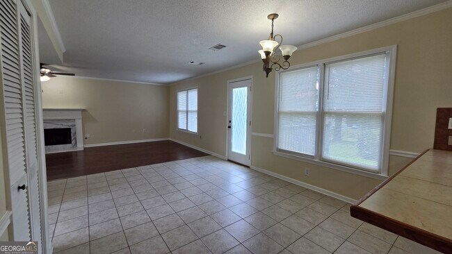 Building Photo - 31 Springfield Ct