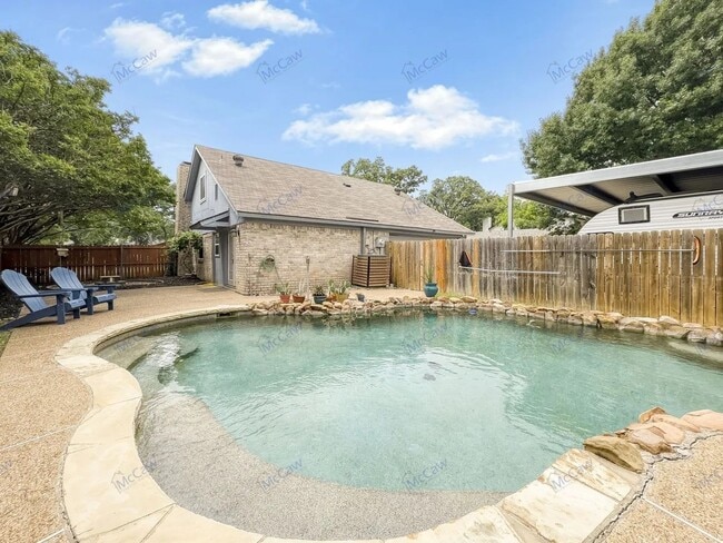 Building Photo - 767 Dove Cir