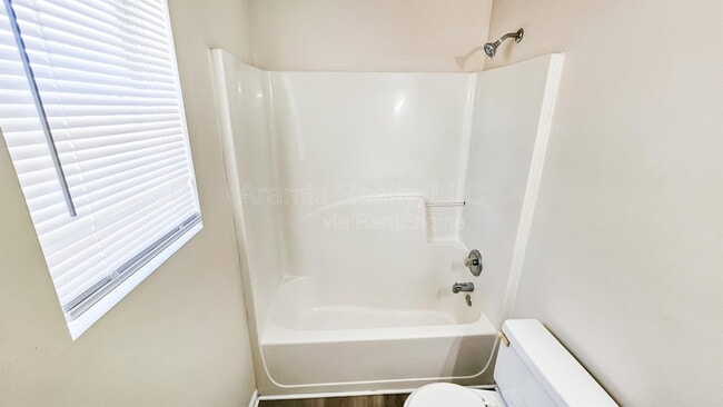 Building Photo - 263 Marsh Glen Dr