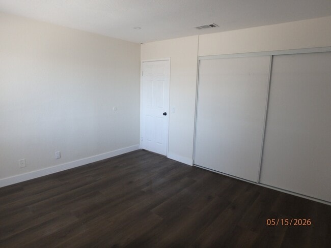 Building Photo - 446 N Elk St