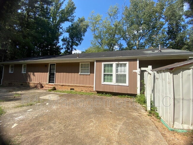 Primary Photo - 1438 S Burnt Hickory Rd