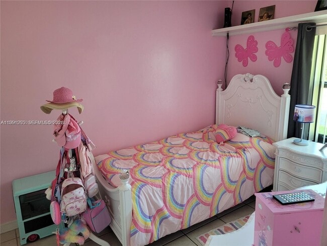 Building Photo - 4919 SW 139th Ct