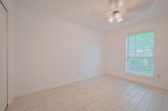 Building Photo - 719 Ramada Dr