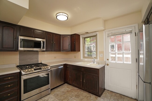 Building Photo - 737 Elder Ln